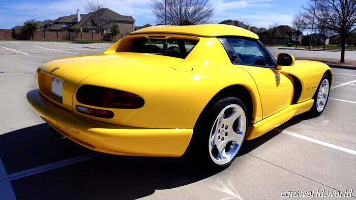 Are You Prepared to Step Up to This Low-Mileage Viper Being Offered With No Reserve? | Carscoops